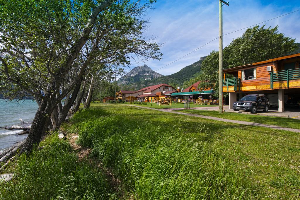 Bayshore Inn & Spa Waterton Park Extérieur photo