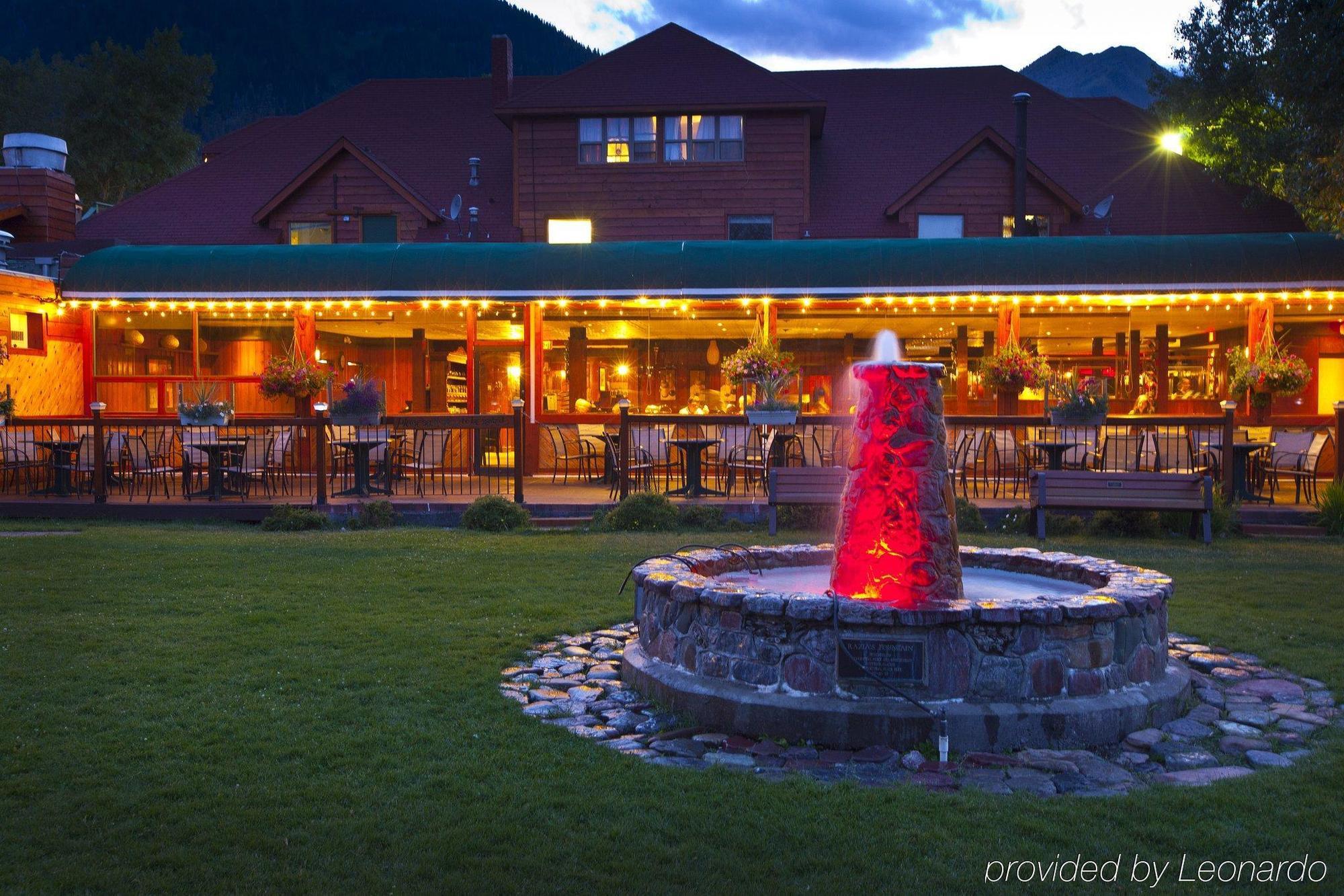 Bayshore Inn & Spa Waterton Park Extérieur photo