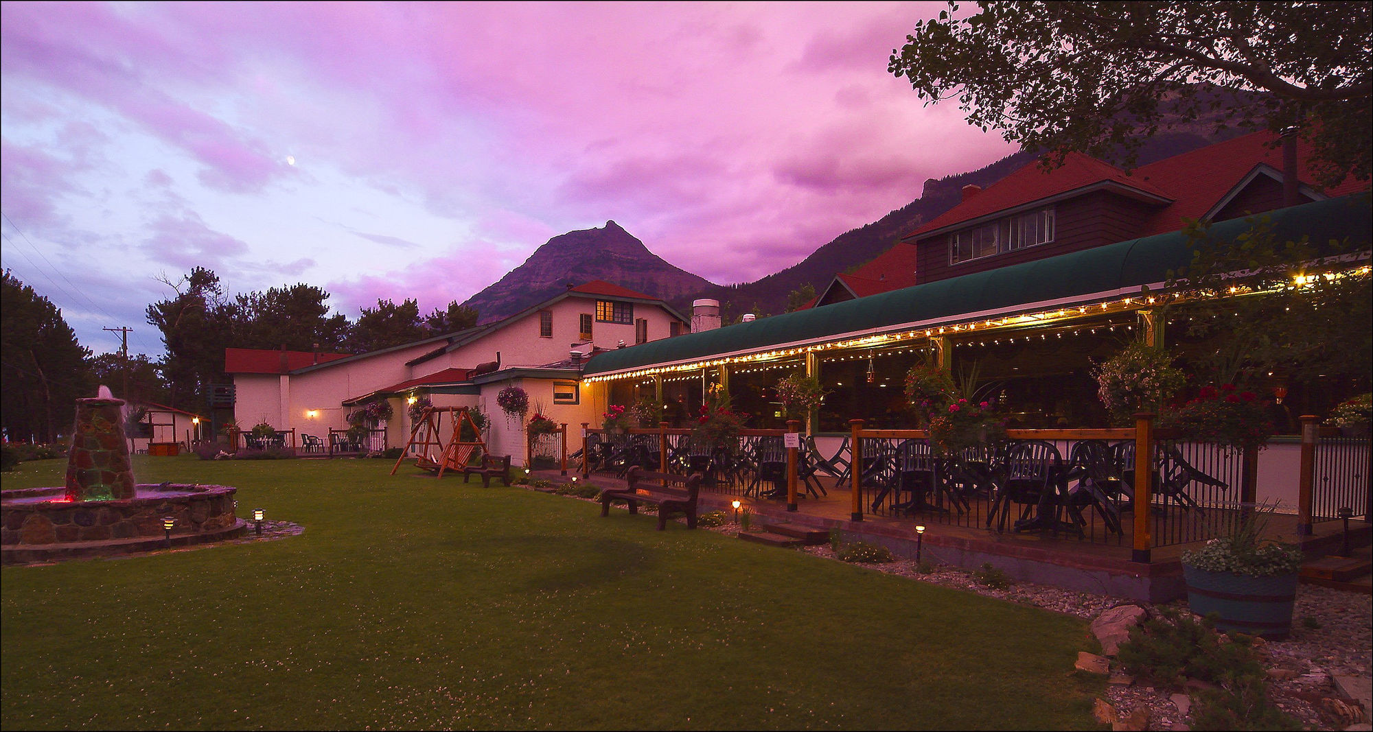 Bayshore Inn & Spa Waterton Park Extérieur photo