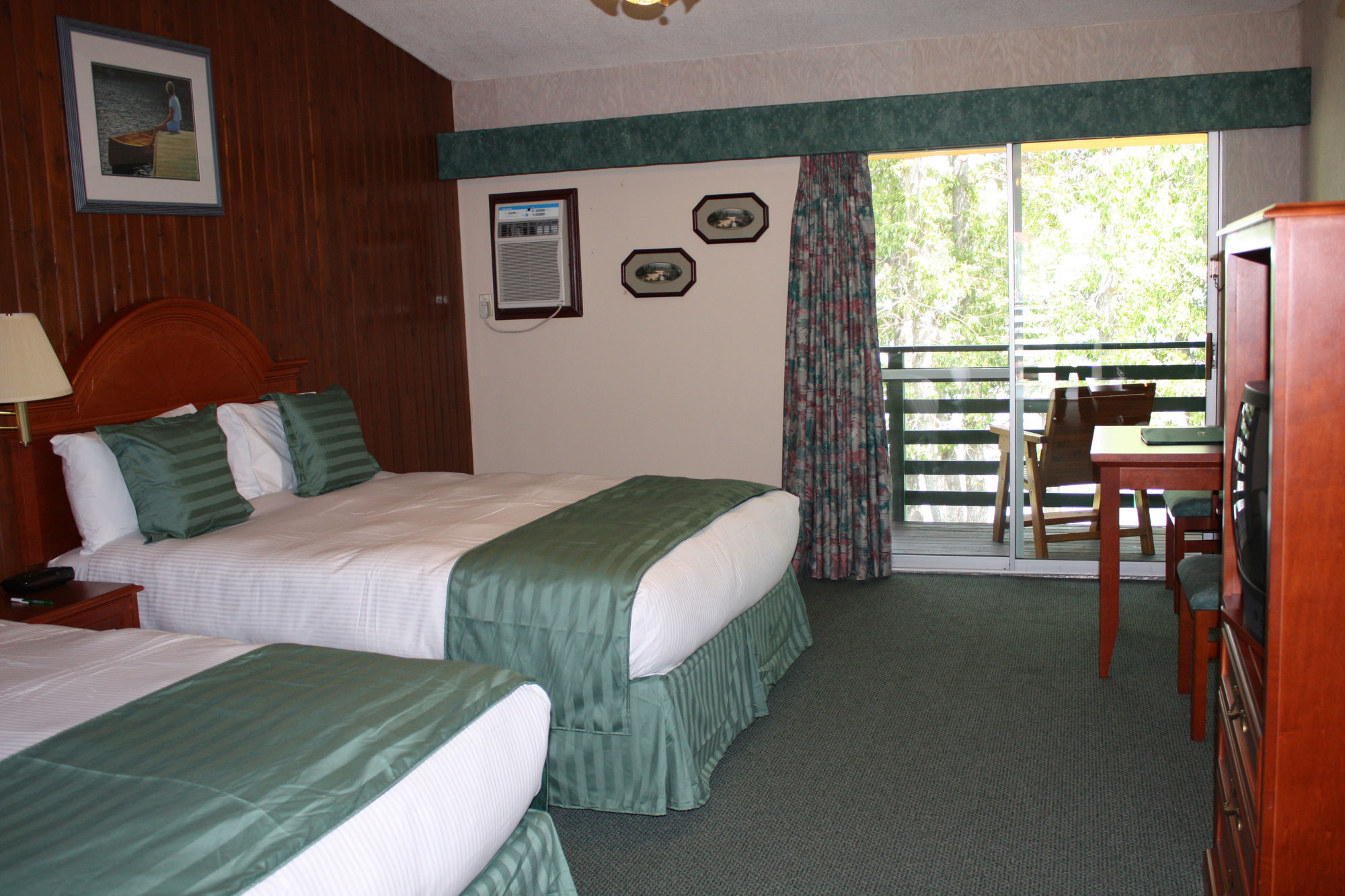 Bayshore Inn & Spa Waterton Park Extérieur photo