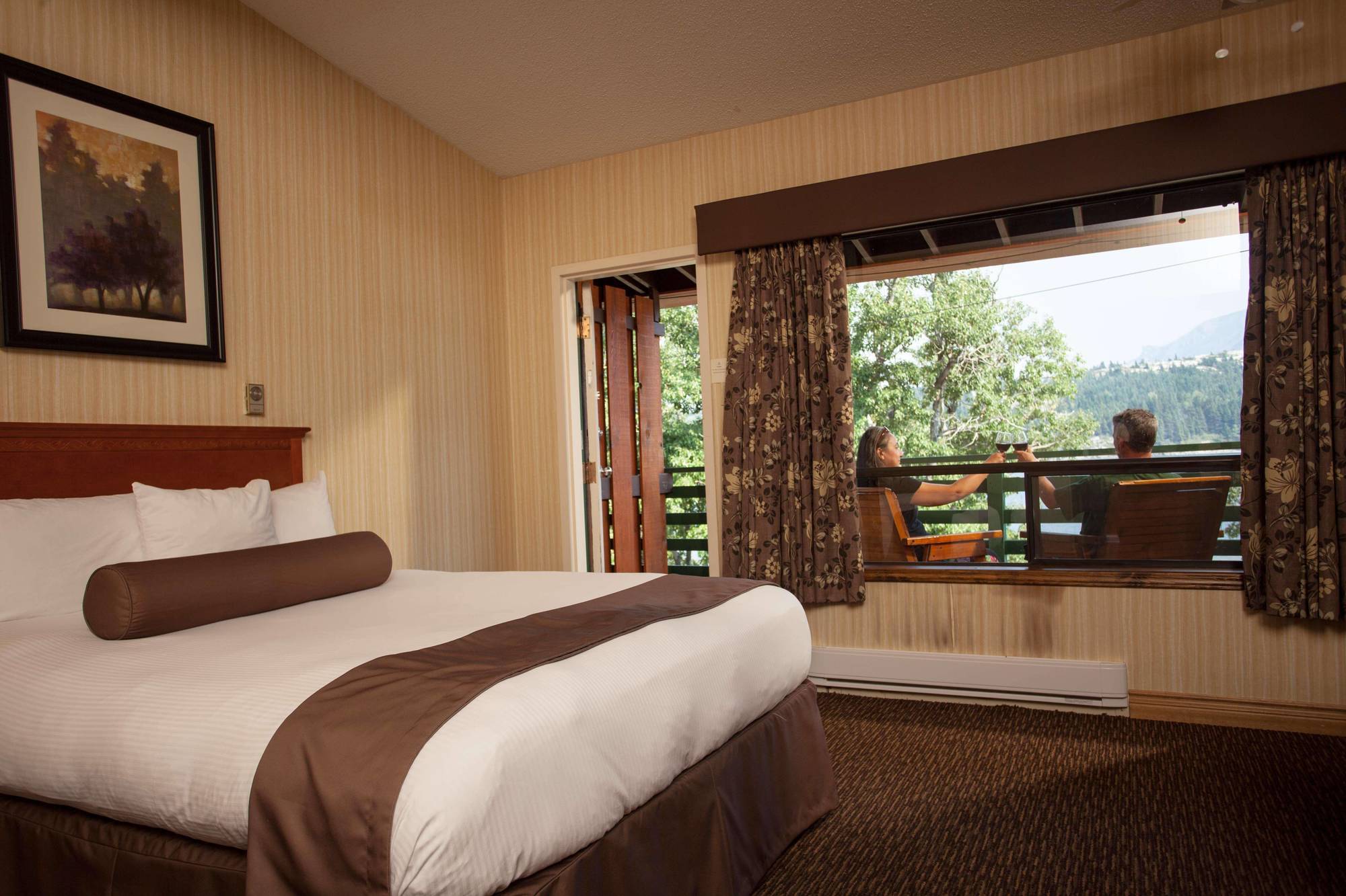 Bayshore Inn & Spa Waterton Park Extérieur photo