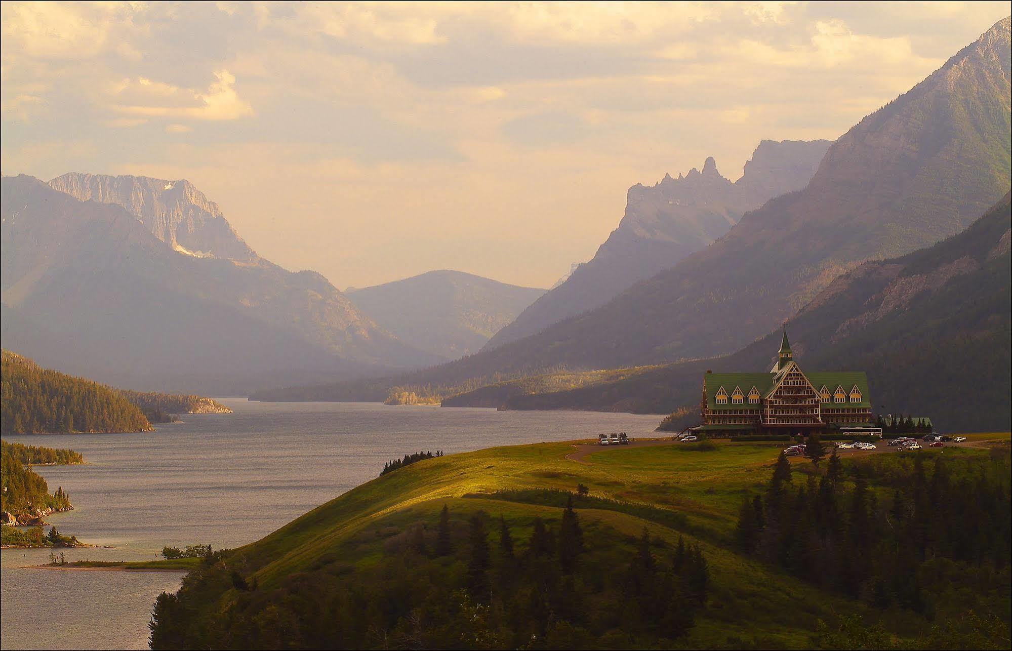 Bayshore Inn & Spa Waterton Park Extérieur photo